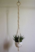 Makramee Blumenampel Fischgräten-Muster Handarbeit Deko Boho 70cm Stuttgart - Stuttgart-Ost Vorschau