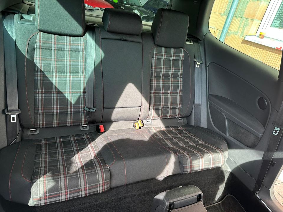 Volkswagen Golf VI GTI 2.0 TSI Klima Xenon PDC Sitzheizung TOP !! in Knittlingen