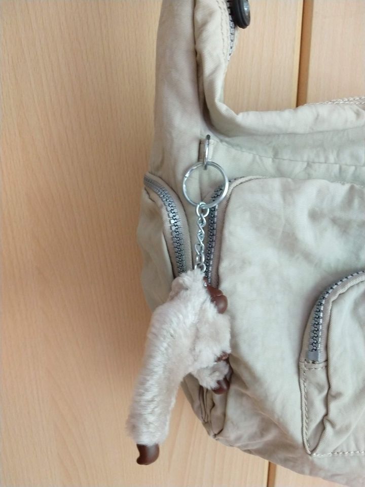 Kipling Tasche Europa New Sand beige Äffchen 30,- inkl Versand in Baunatal