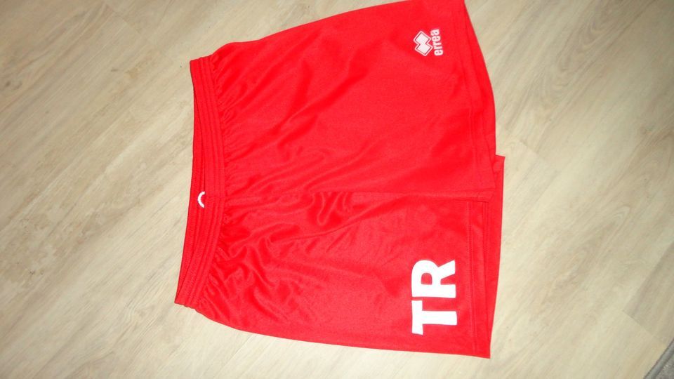 sportl. Shorts, rot Gr.L "Errea in Bischofswerda