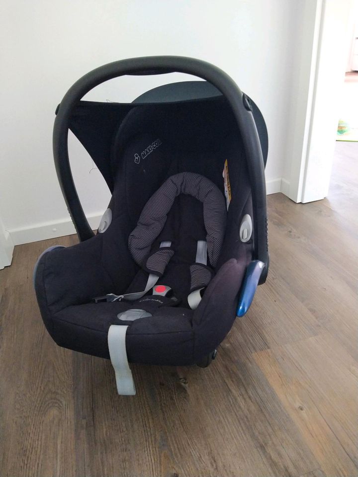 Cabrio fix von Maxi Cosi Babyschale in Toppenstedt