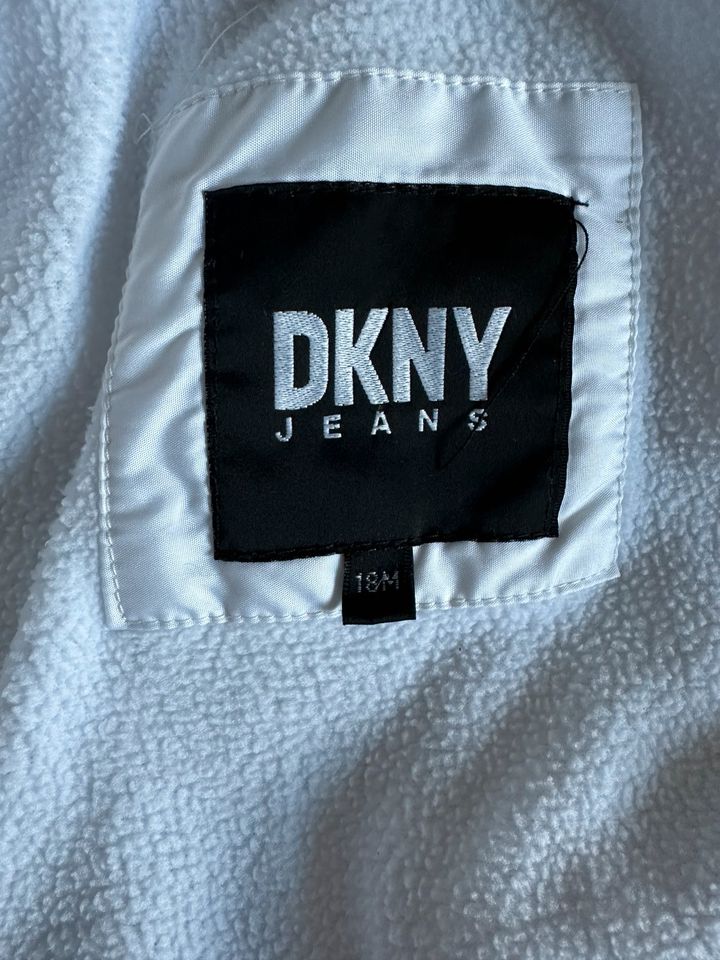 Baby Winterjacke DKNY 86 in Landshut