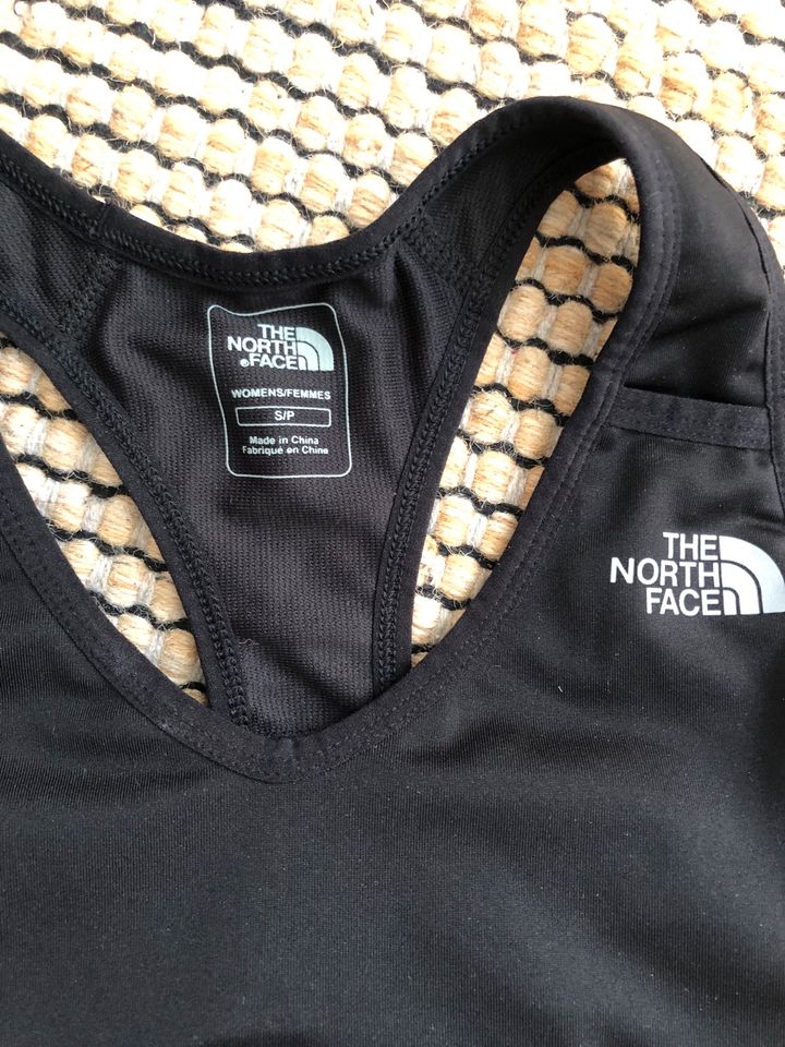 Sporttop The North Face Gr.S in Berlin