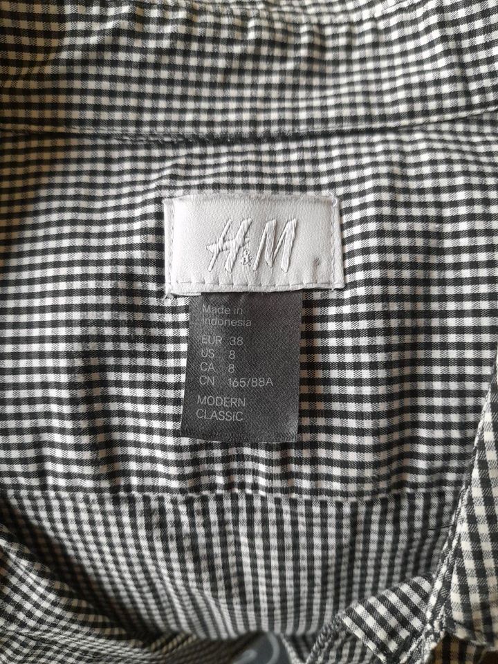 2x H&M Karobluse , 1x Bluse v. Gina, neuwertig in Sinzig