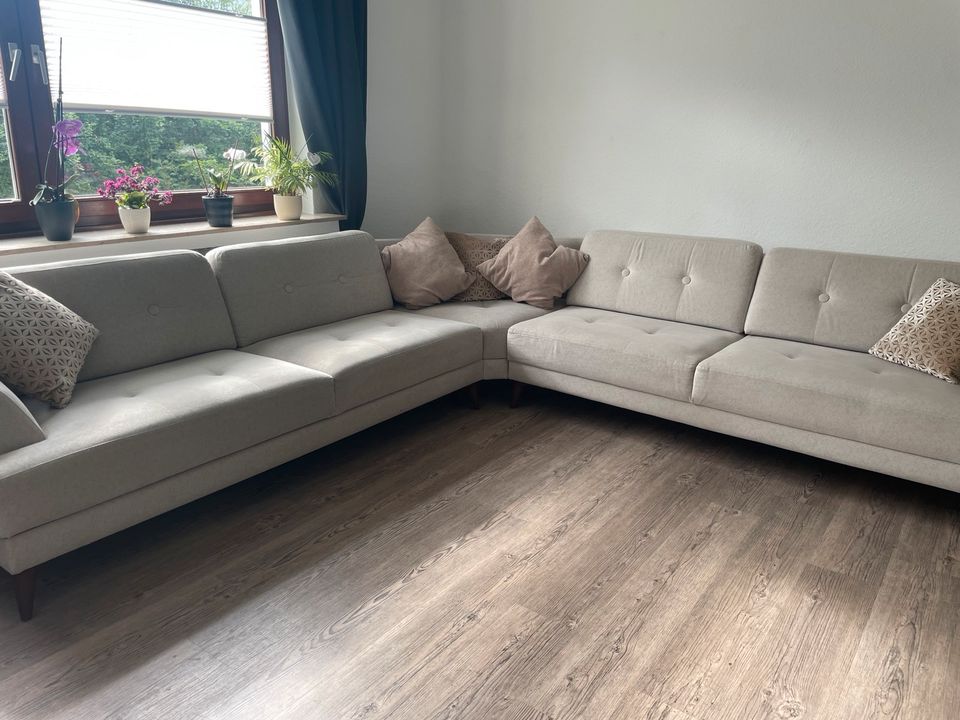 Wohnzimmer Couch mit SCHLAFFUNKTION in Siegen