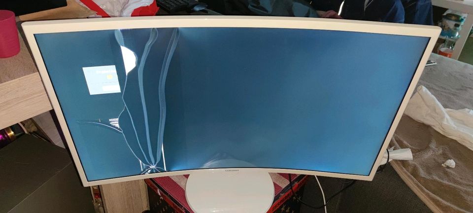 Samsung Curved Monitor C32F391FWU 32 zoll(14 Volt) Display defekt in Bautzen