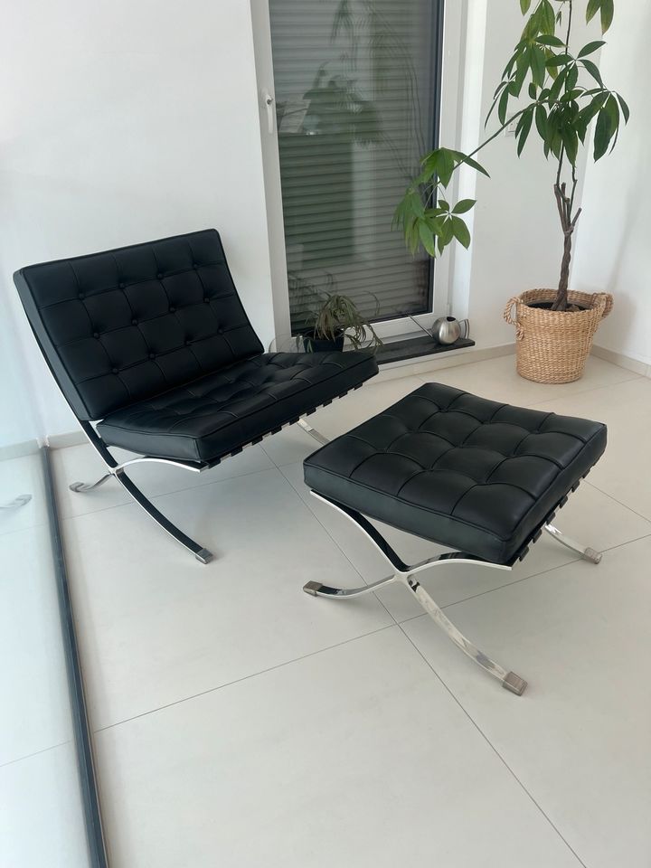 Barcelona Chair + Hocker Replica in Braunschweig