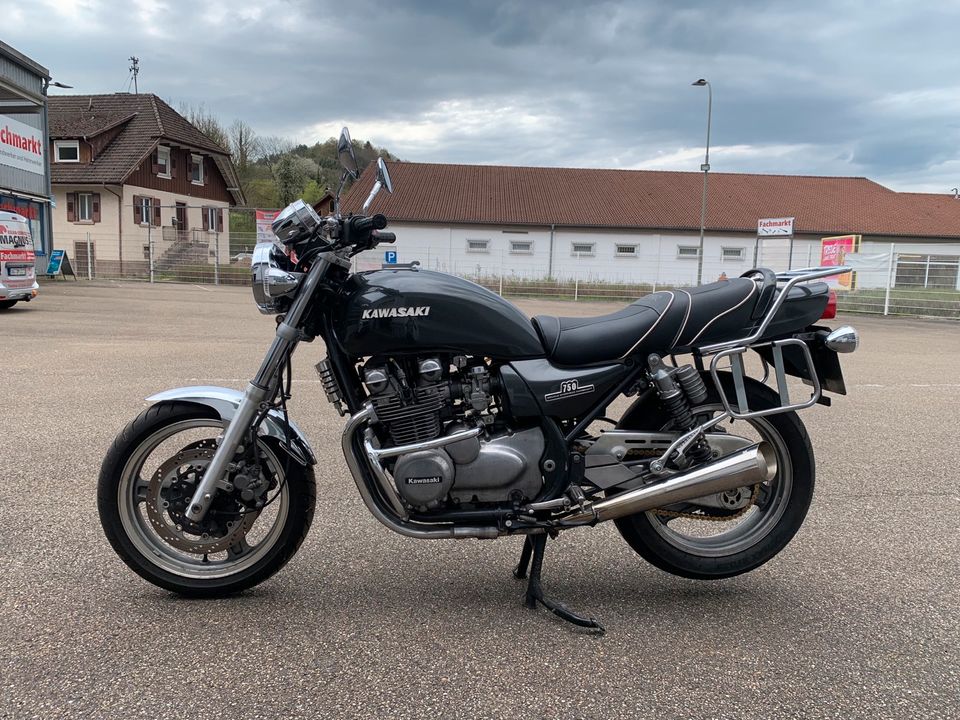 Kawasaki Zephyr 750 ZR 750 C Oldtimer Motorrad in Oppenau