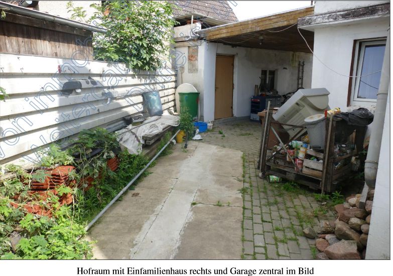 Nur zur Vermietung! Stark Sanierungsbedürftiges Einfamilienhaus mit Garage in Osterburg in Osterburg
