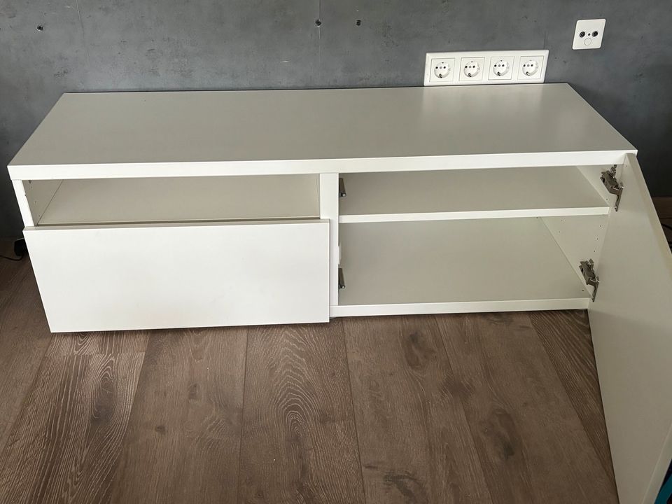 Tv Sideboard Besta von Ikea in weiß in Oelde