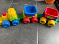 Kinderspielzeug 3-teiliger Zug mit 2 Waggons bunt Nordrhein-Westfalen - Baesweiler Vorschau