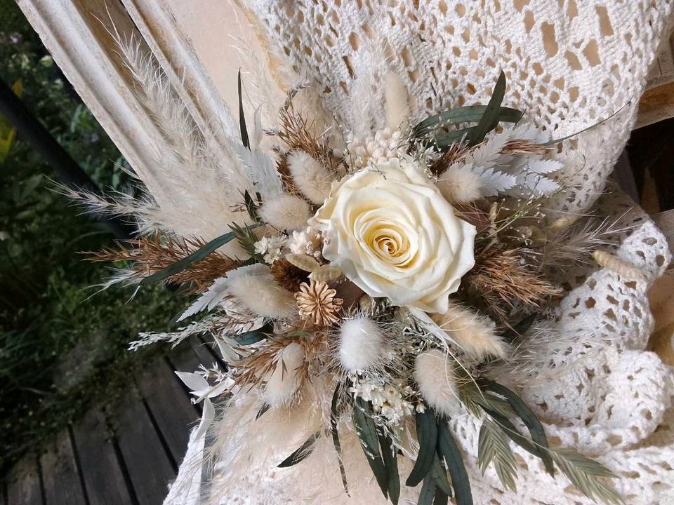 Trockenblumen , Infinity Rosen, Brautstrauß, Hochzeit, Boho. in Beelitz