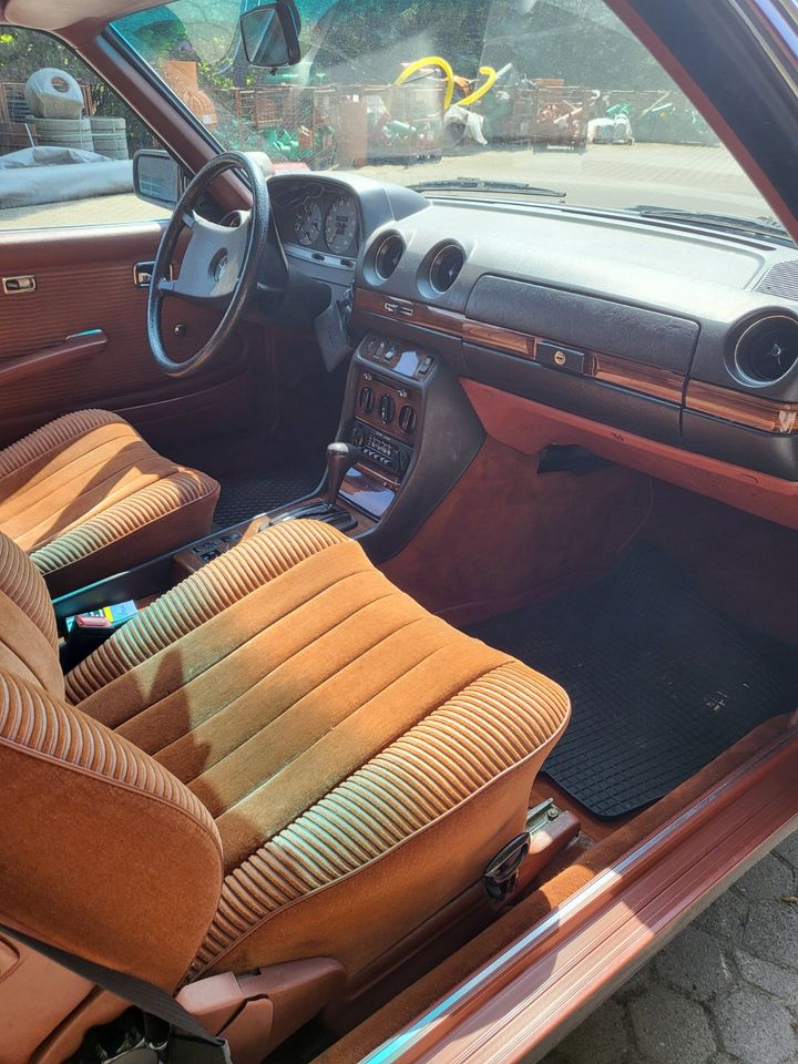 Mercedes 230 CE coupe Automatic in Wardenburg