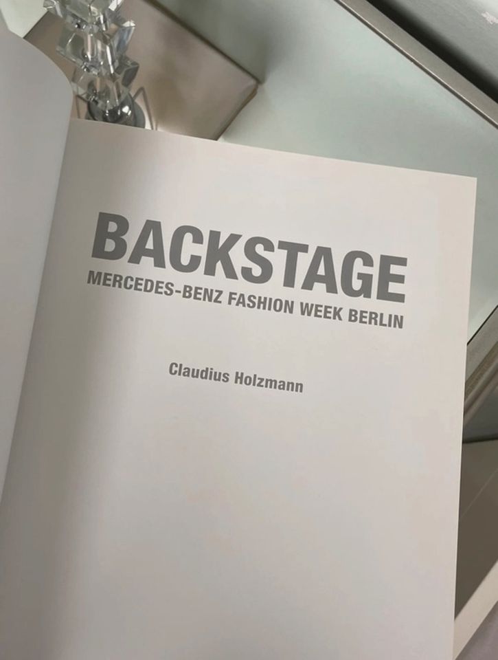 Buch Mercedes-Benz Fashion Week Berlin by Claudius Holzmann in Lübeck