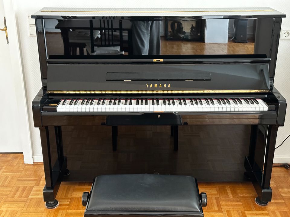 Yamaha Klavier U1 Made in Japan in 1979 in Bonn