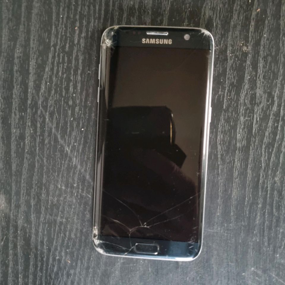 Handy Samsung Galaxy S7 edge in Duisburg