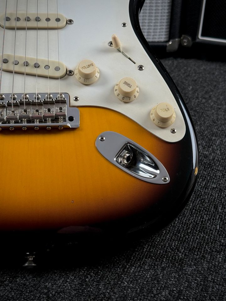 2010 Fender Custom Shop 56 Strat NOS Sunburst in Kiefersfelden