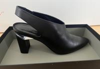 Vic Matié - Sling Pumps sehr ausgefallen, Gr. 38 VK über 300€ Hessen - Hofheim am Taunus Vorschau