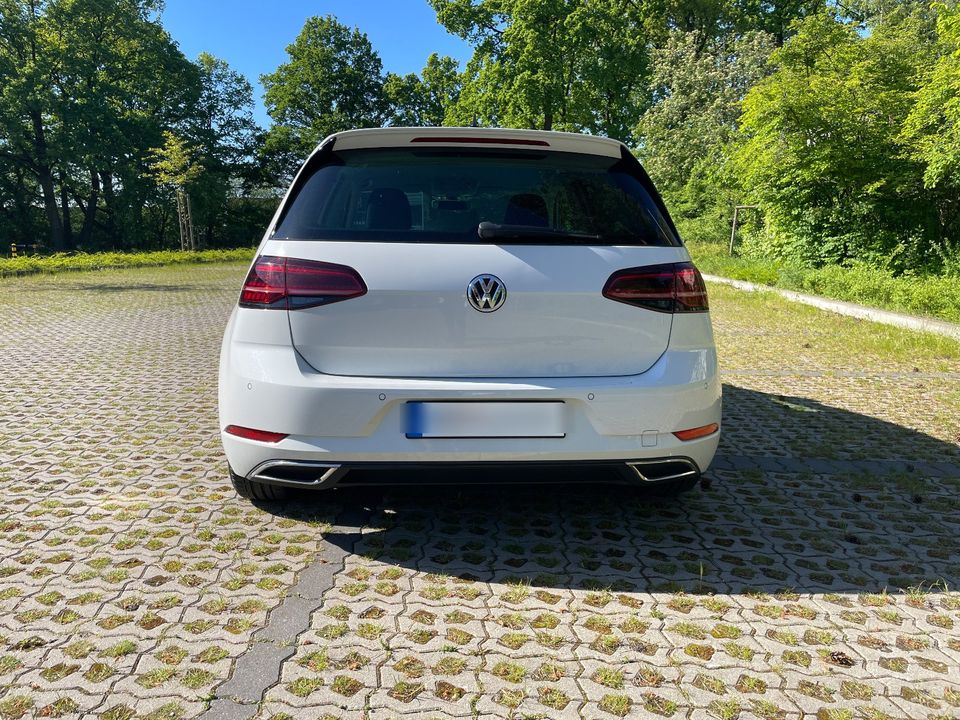 VW e-Golf, TOP! CCS, Navi, Klima, Kamera, LED, PDC in Glinde