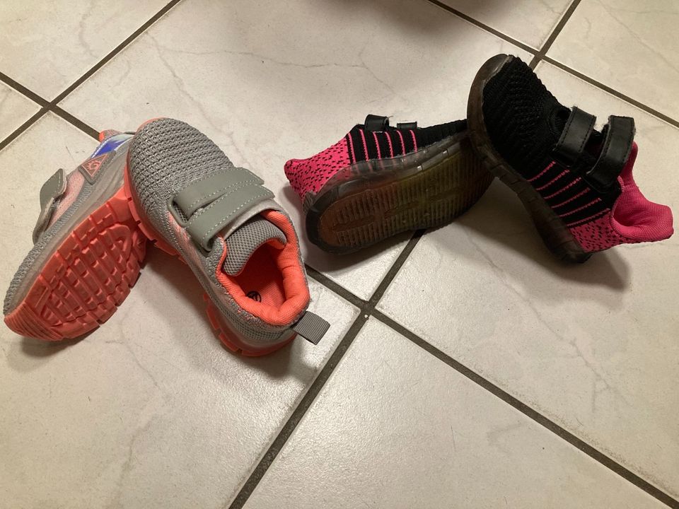 2x Sneakers Schuhe Gr. 27 schwarz pink + hellgrau nein orange in Landau in der Pfalz