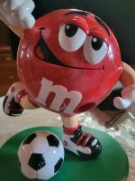 Vintage M & M Spender Masterfoods 90er Figur groß mit Fußball Niedersachsen - Wendeburg Vorschau