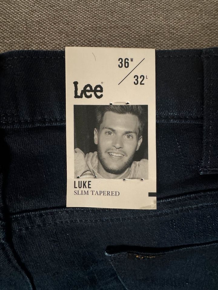 Jeans Lee Luke Slim Tapered w36 / l32 dunkelblau in Nürnberg (Mittelfr)