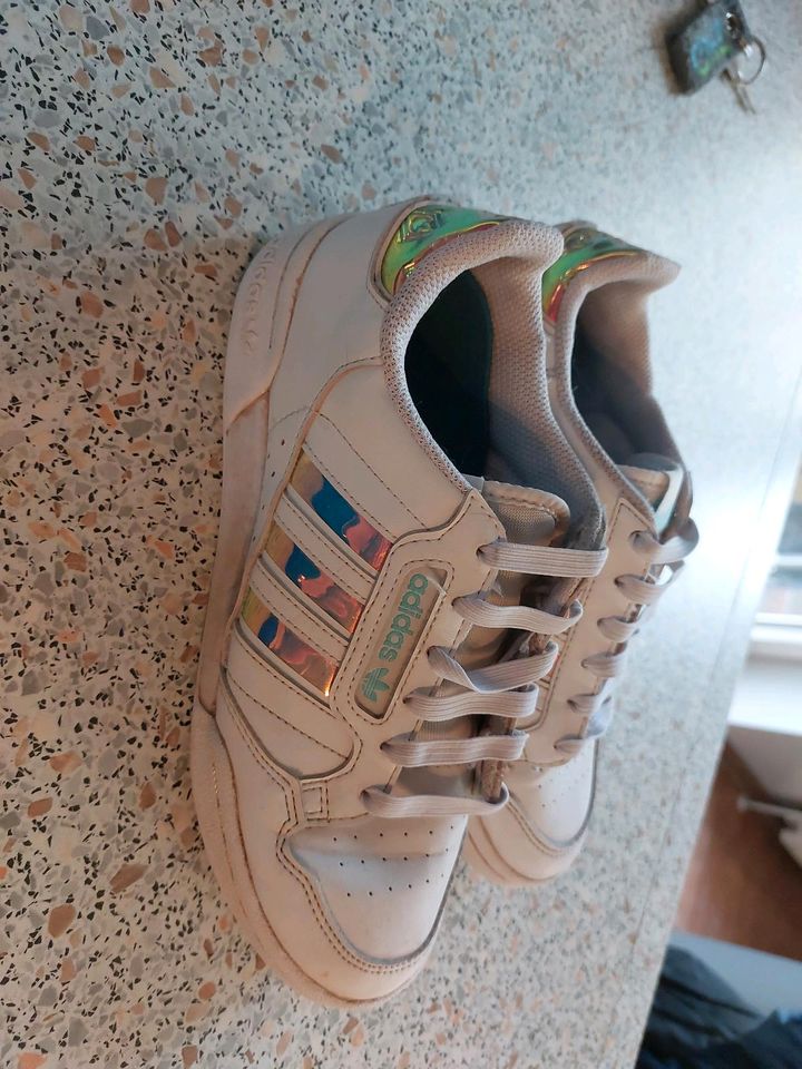 Adidas Grand Court Regenbogen Glänz Sneaker in Worpswede