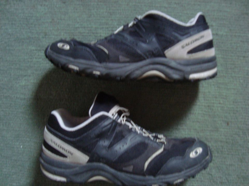 Salomon Wanderschuhe, Walkingschuhe, Halbschuhe Schuhe Gr. 40 1/3 in Beverungen