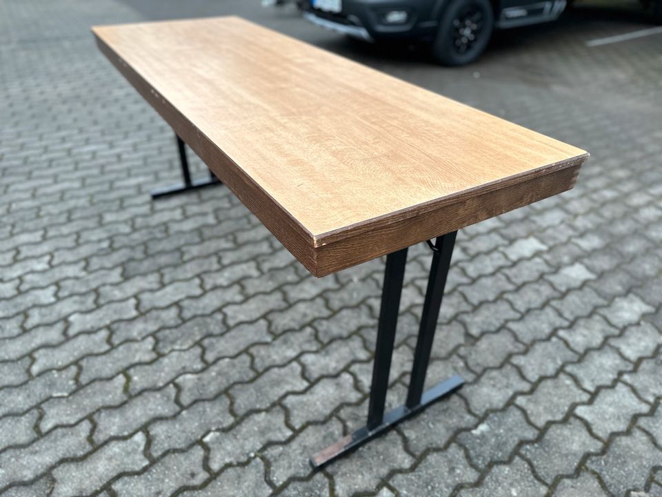 Klapptische Gebrauchte Tische Massiv Holz Banketttisch 180x62x75 in  Frankfurt am Main - Ostend | Kunst und Antiquitäten gebraucht kaufen | eBay  Kleinanzeigen ist jetzt Kleinanzeigen