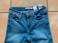 Tommy Hilfiger Jeans Nora Skinny 26/30 neu Niedersachsen - Langelsheim Vorschau