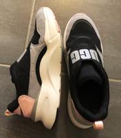 UGG La Flex W Slip Sneakers Damen Schuhe schwarz-rosa Gr. 40 Top! Niedersachsen - Aurich Vorschau