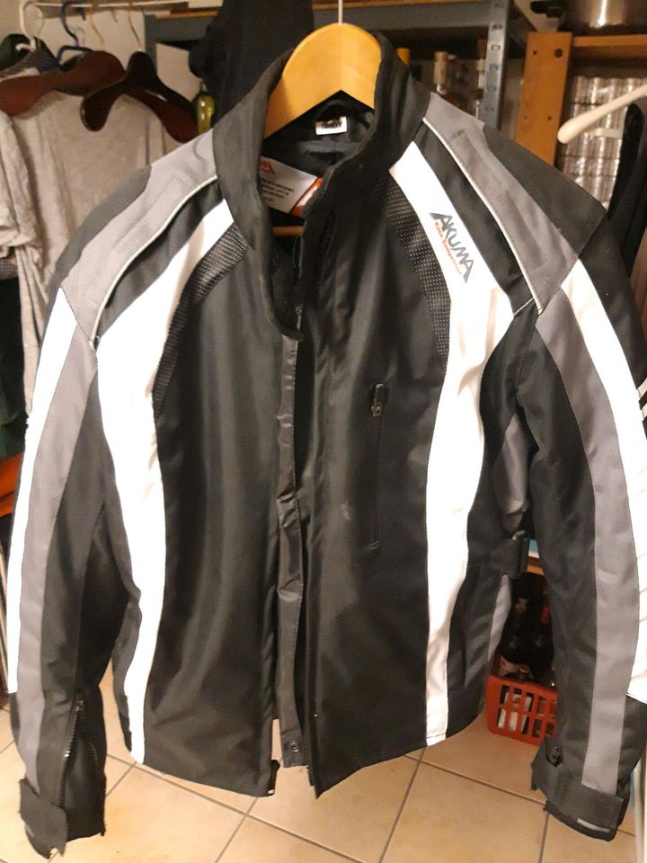 Damen Motorrad Jacke in Bovenden