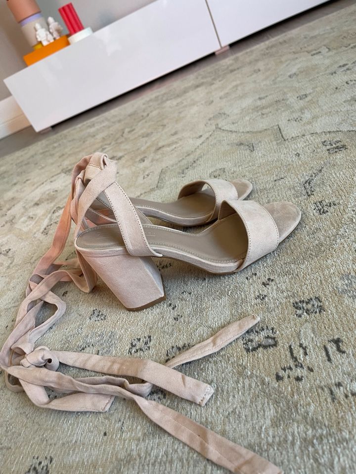 ASOS nude Sandalen Block Absatz zum schnüren 37 zara Rosé in Harsefeld