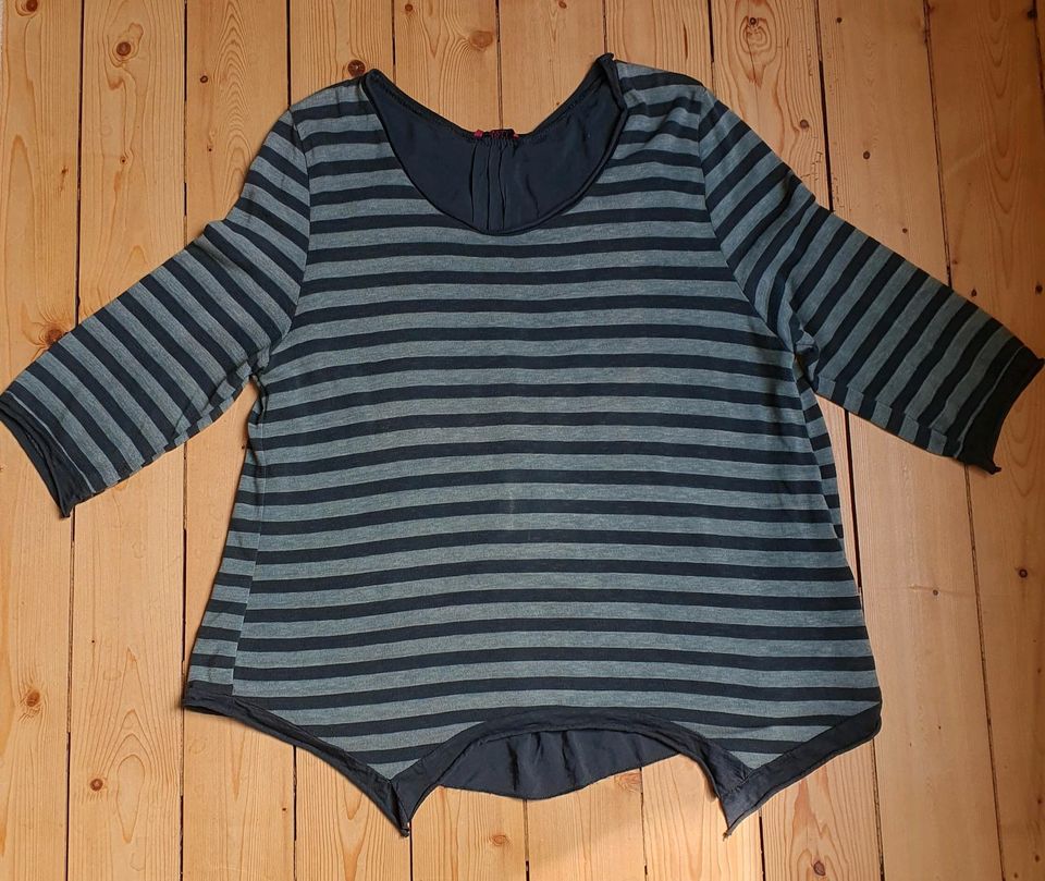 Damen Shirt mit Zipfeln in Größe 42/44 - XL/XXL in Petersberg