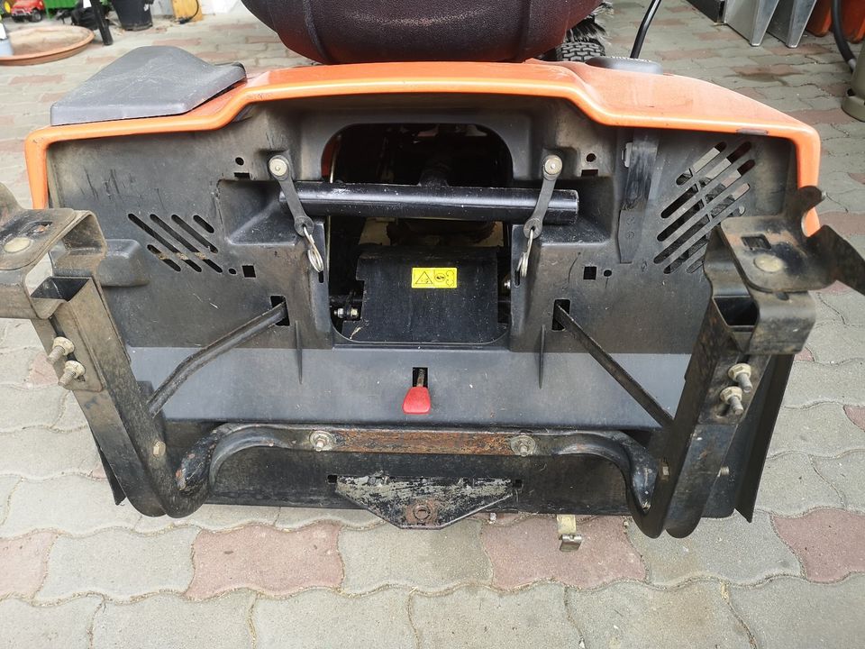 Husqvarna CTH150Twin Aufsitzmäher/Rasentraktor inkl. Kehrmaschine in Moosthenning