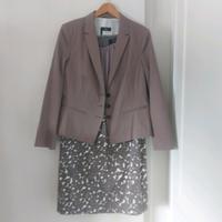 Kleid mit Blazer Gr 44 neuwertig S.Oliver Black label Nordrhein-Westfalen - Ennepetal Vorschau