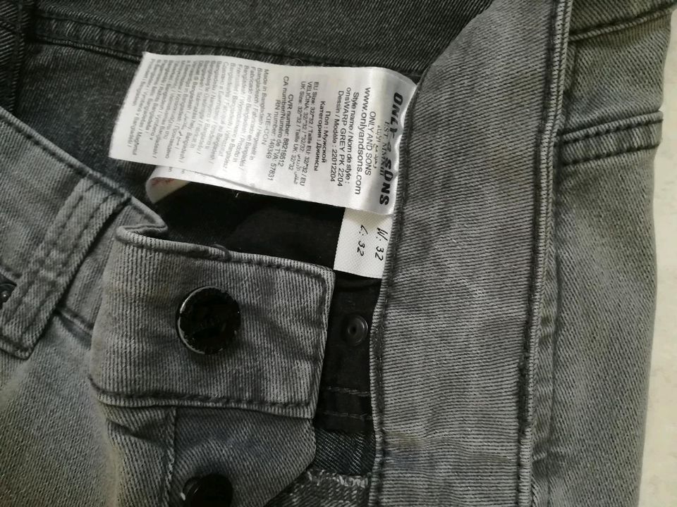 Only & Sons Herrenjeans Gr. 32/32 in Attendorn