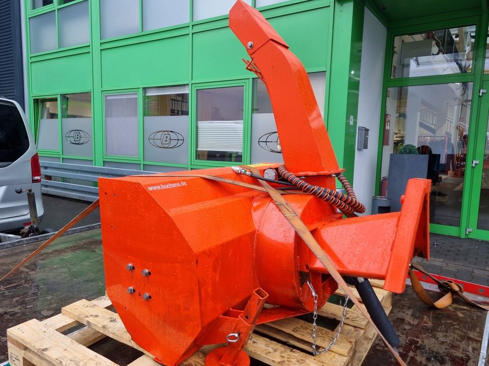 Kubota Schneefräse 112cm Traktor Kommunal Fräse Anbauschneefräse in Olpe