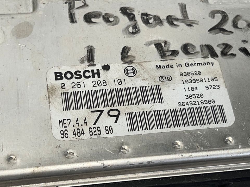 Motorsteuergerät Peugeot 206 cc 1.6 Benzin BOSCH 0261208101 in Remscheid