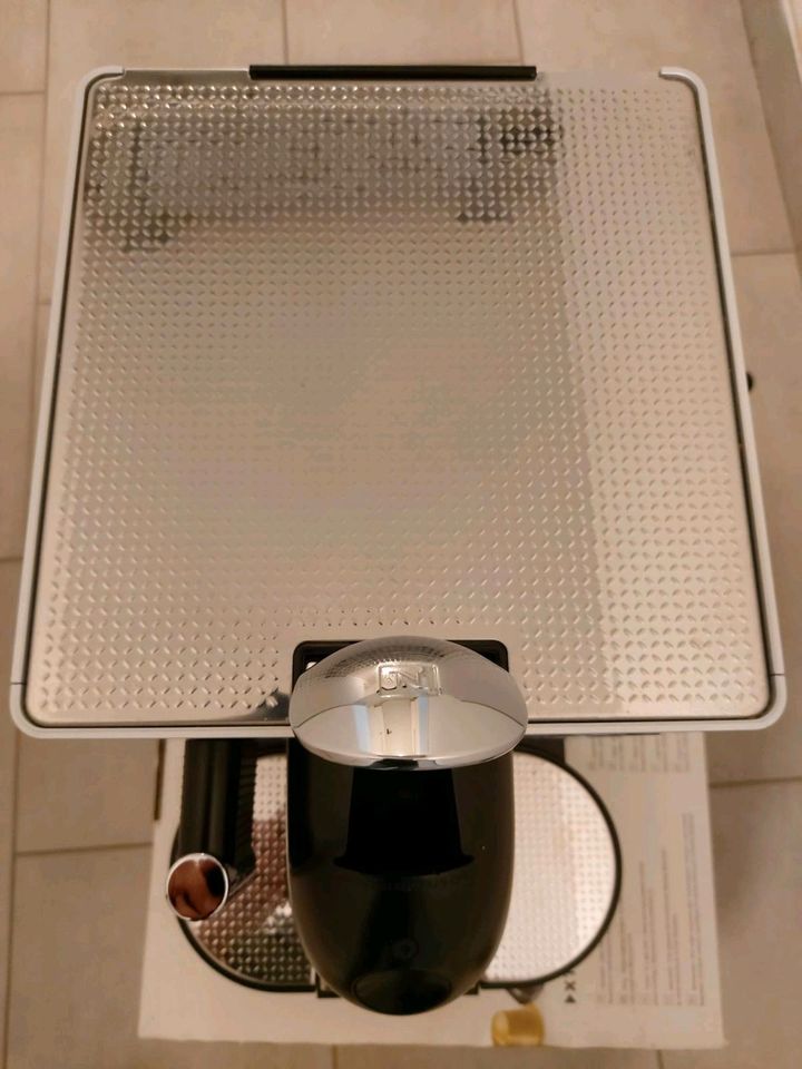 De Longhi  Nespresso Kaffeemaschine in Gehrden