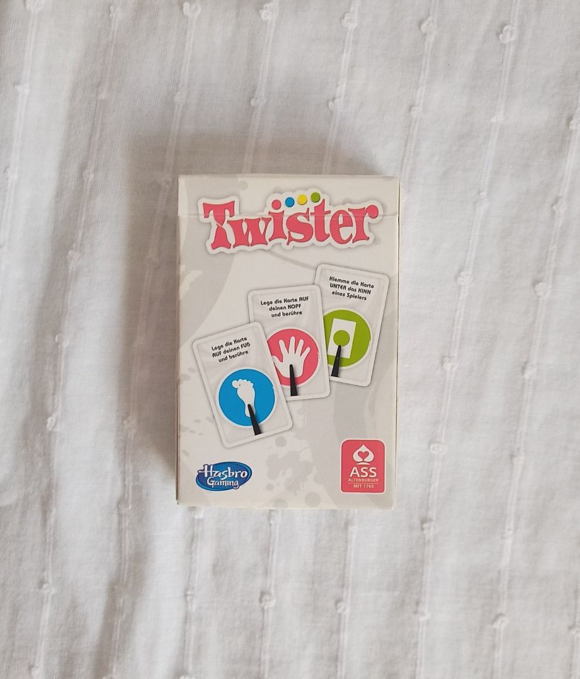 HASBRO / ASS Pocketgame TWISTER KARTENSPIEL Reisespiel in München