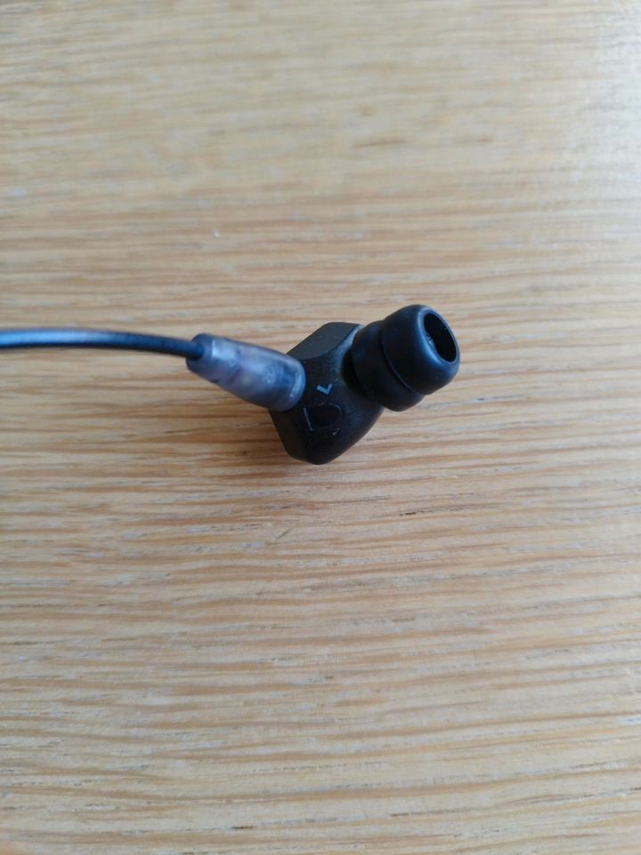 Sennheiser,  In Ear, IE8, plus case in Haan