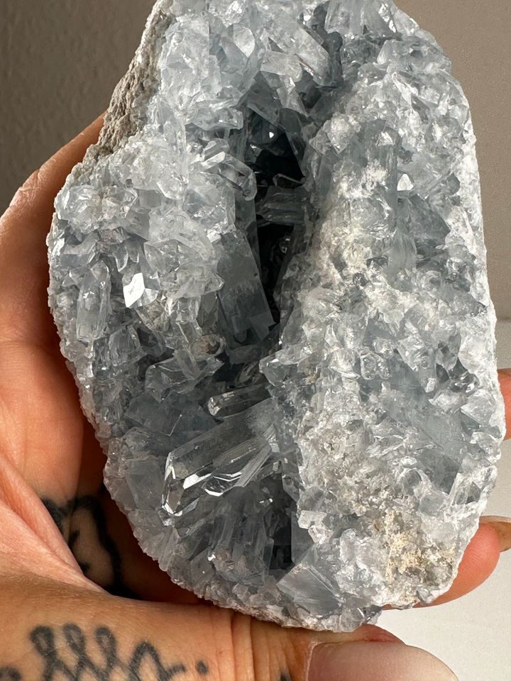 Coelestin Geode / Kristalle / Heilsteine / Mineralien in Nürtingen