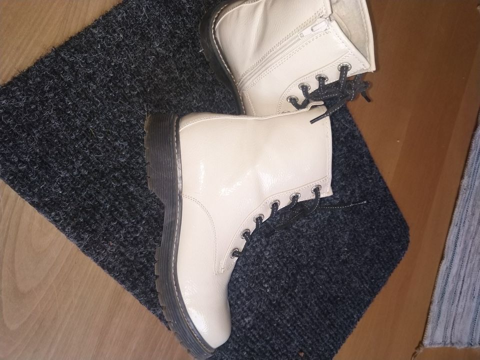 Woman Damen Schuhe Lack Boots Stiefel Schnürer Gr.39 in Neuss