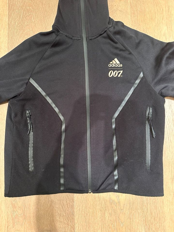 Neue Adidas Laufjacke/Sweatjacke in Kaarst