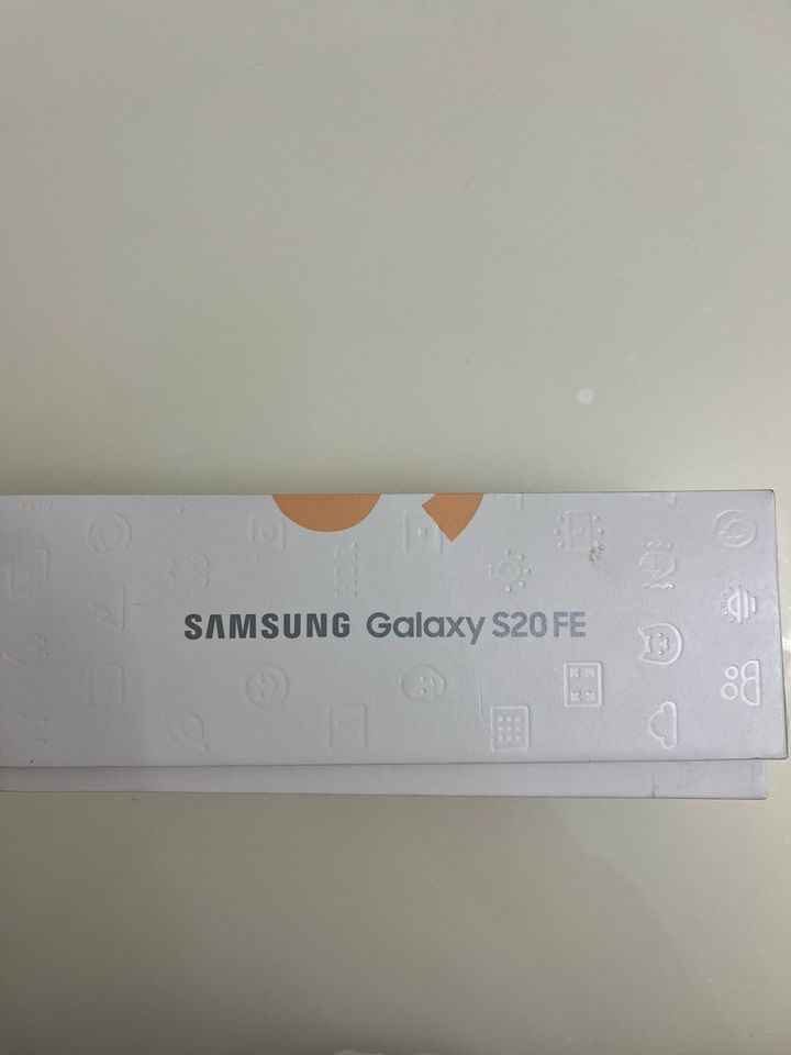 Samsung Galaxy S20FE in Wertheim