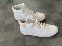 WMNS Nike Schuhe Court Royale 2 Mid Sneaker Gr.  10 (42) Leipzig - Liebertwolkwitz Vorschau