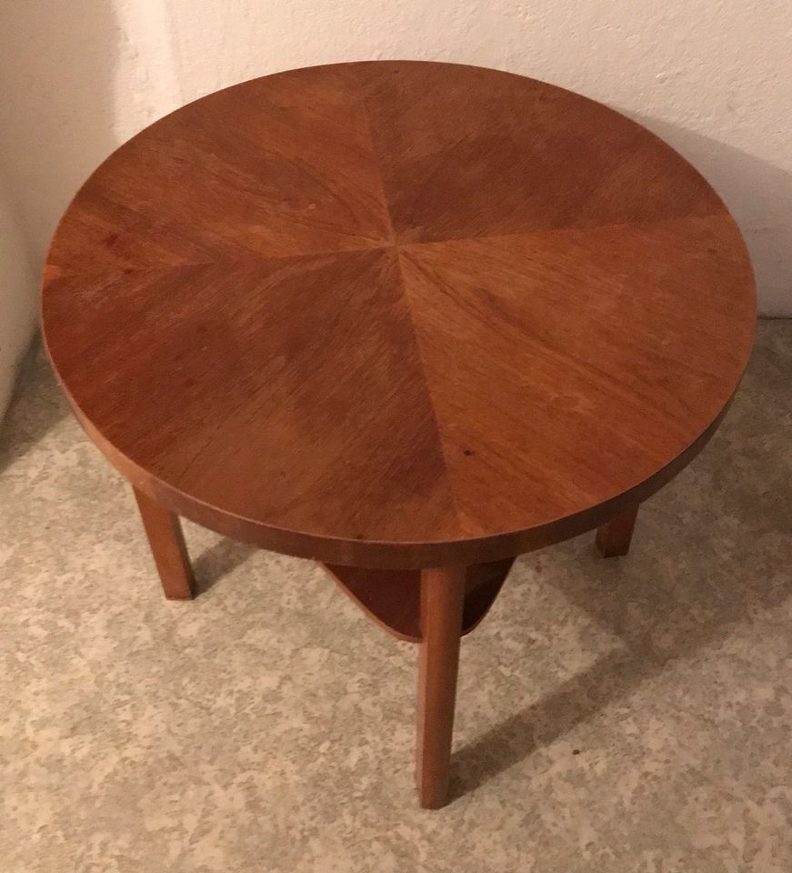 DDR Tisch rund aus Holz 70 cm in Malschwitz