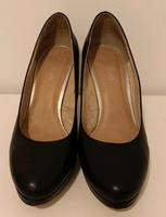 S. Oliver High Heel Pumps schwarz Gr. 40 inkl. Versand München - Schwabing-Freimann Vorschau