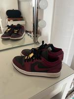 Jordan Schuhe Air 1 Low Dark Beetroot Black Niedersachsen - Hessisch Oldendorf Vorschau